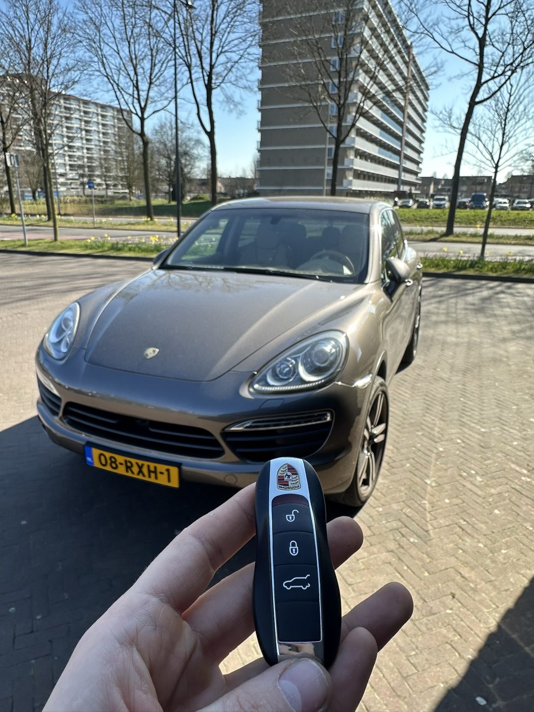 Twee smart keys voor een Porsche Cayenne, bijgemaakt in Enschede