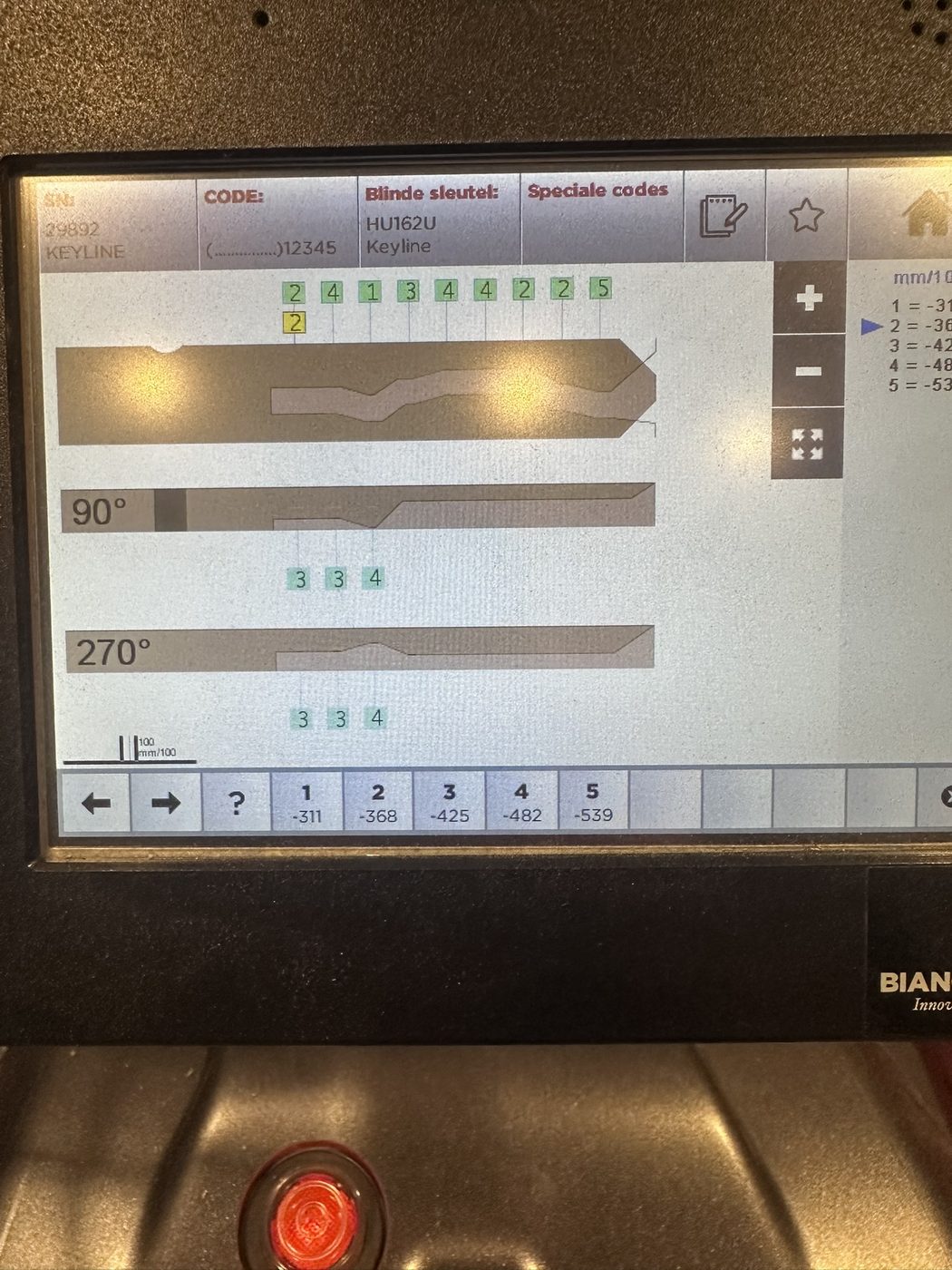 Display van de sleutelmachine met de freescode van een autosleutel